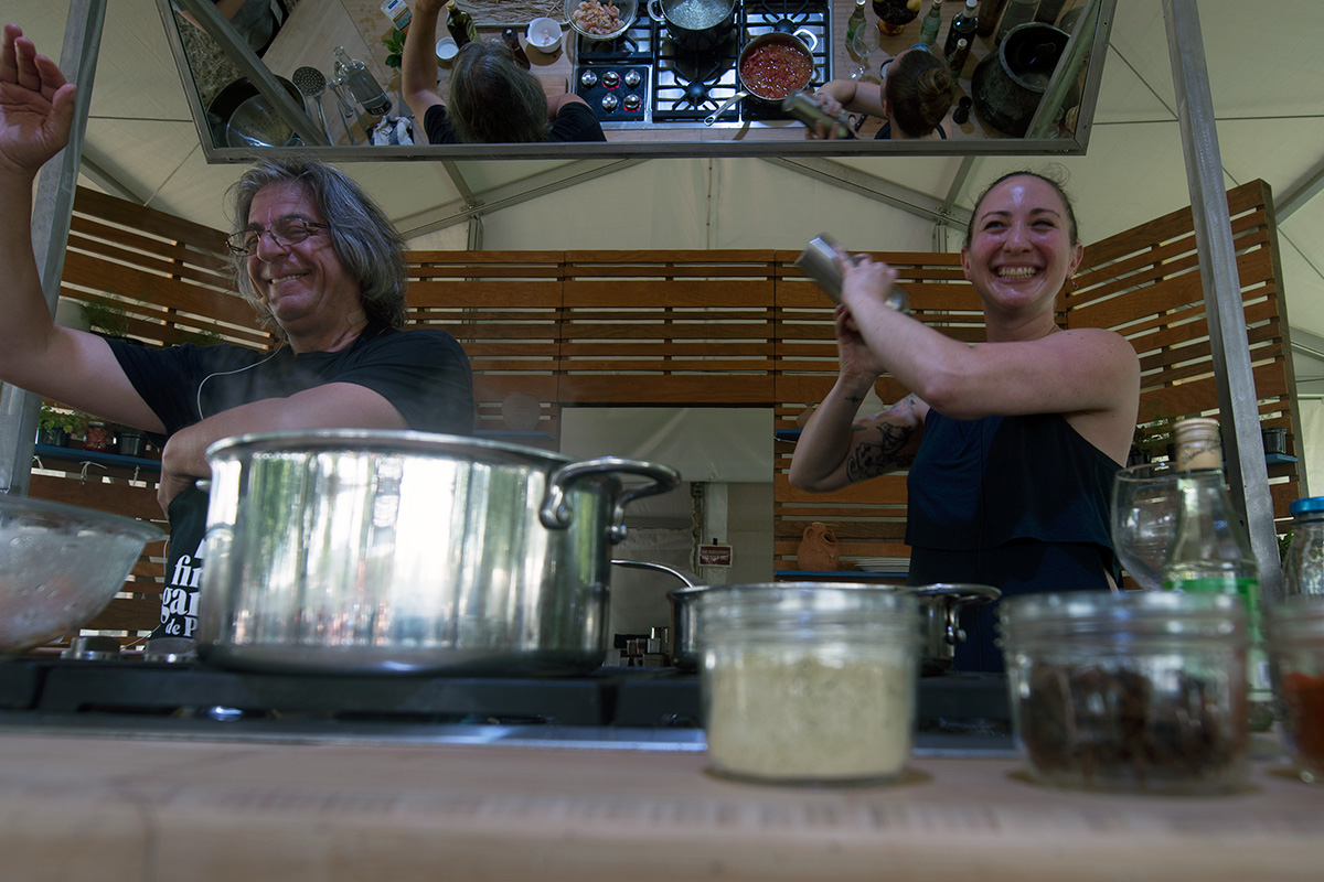 Vahe Keushguerian and Nicole Hassoun team up in the Hatsatoun at the 2018 Smithsonian Folklife Festival.