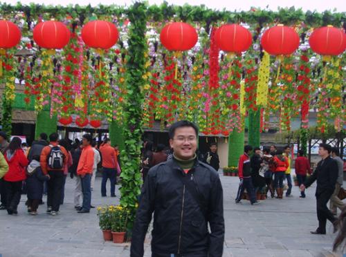 Cheng Yu of Cheng Li Pottery Promotion Center.