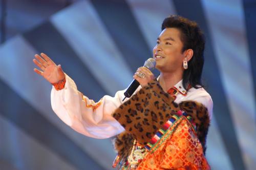 Suonan Sunbin performs in a televised program.