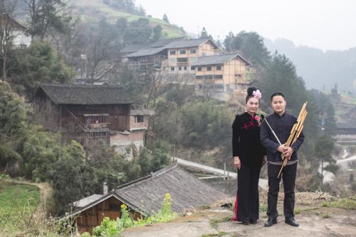 Li Lingting and Mo Ming, Leishan County, Guizhou Province, 2014.