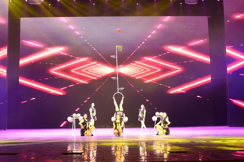 Photo courtesy of Hebei Golden Acrobatic Troupe
