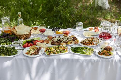 Khorovats feast