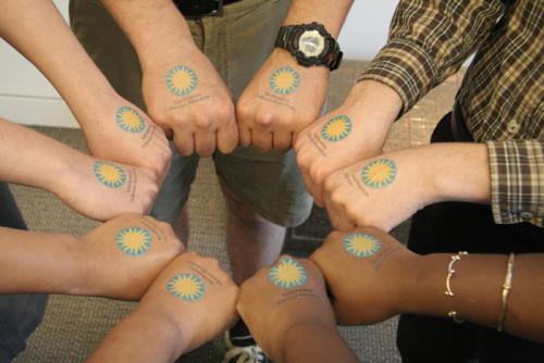 Forming the Smithsonian sunburst logo.
