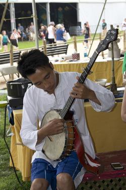 Photo by Hermine Dreyfuss, Ralph Rinzler Folklife Archives and Collections, Smithsonian Institution