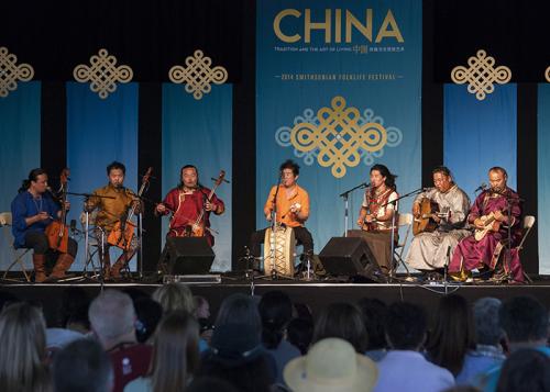 Photo by Josh Weilepp, Ralph Rinzler Folklife Archives and Collections, Smithsonian Institution