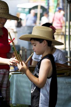 Photo by Kate Mankowski, Ralph Rinzler Folklife Archives and Collections, Smithsonian Institution