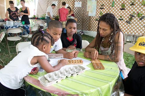Photo by Rachel Winslow, Ralph Rinzler Folklife Archives and Collections, Smithsonian Institution
