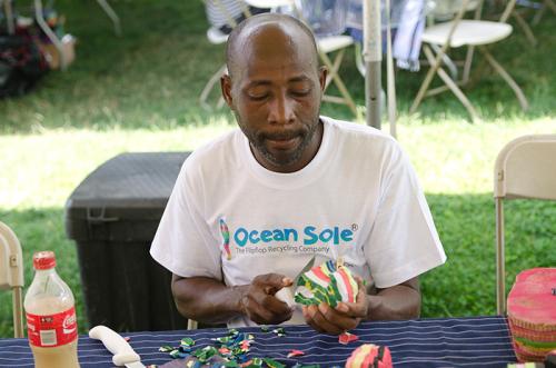 Photo by Josh Weilepp, Ralph Rinzler Folklife Archives and Collections, Smithsonian Institution