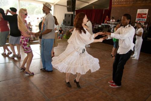 Dance workshop in the Rhythm & Blues program