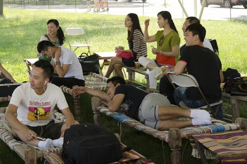 Chinese participants take a rest in the morning.