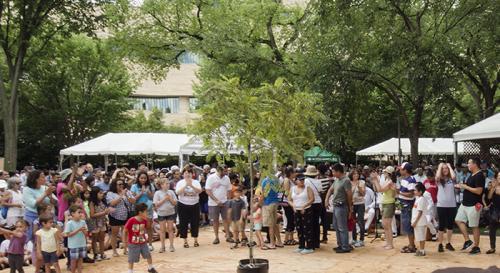 The yunsa celebration at La Plaza. Photo by Ronald Villasante, Ralph Rinzler Folklife Archives