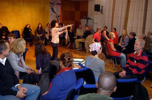 Noa Baum leads a workshop at the Fabula International Storytelling Festival in Sweden. Photo courtesy of Noa Baum